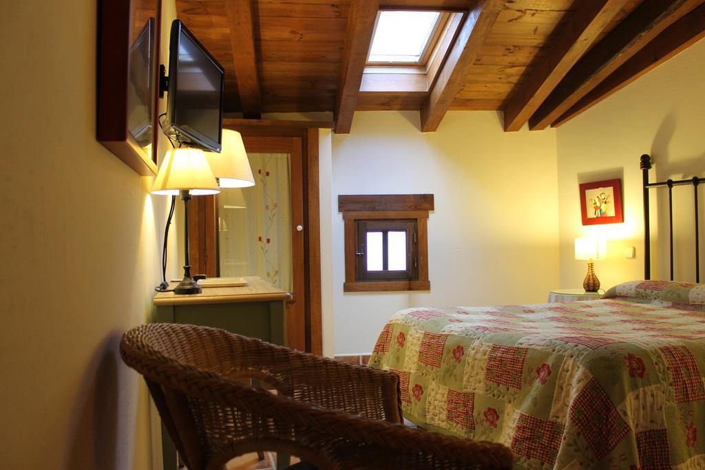 Hostal Rural Luna Y Hostal Rural Lunaposada Candeleda Chambre photo