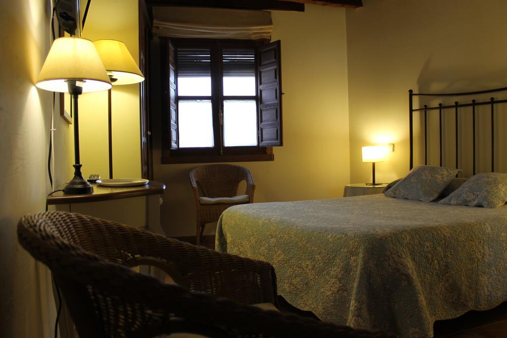 Hostal Rural Luna Y Hostal Rural Lunaposada Candeleda Chambre photo