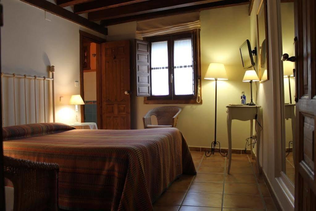 Hostal Rural Luna Y Hostal Rural Lunaposada Candeleda Extérieur photo