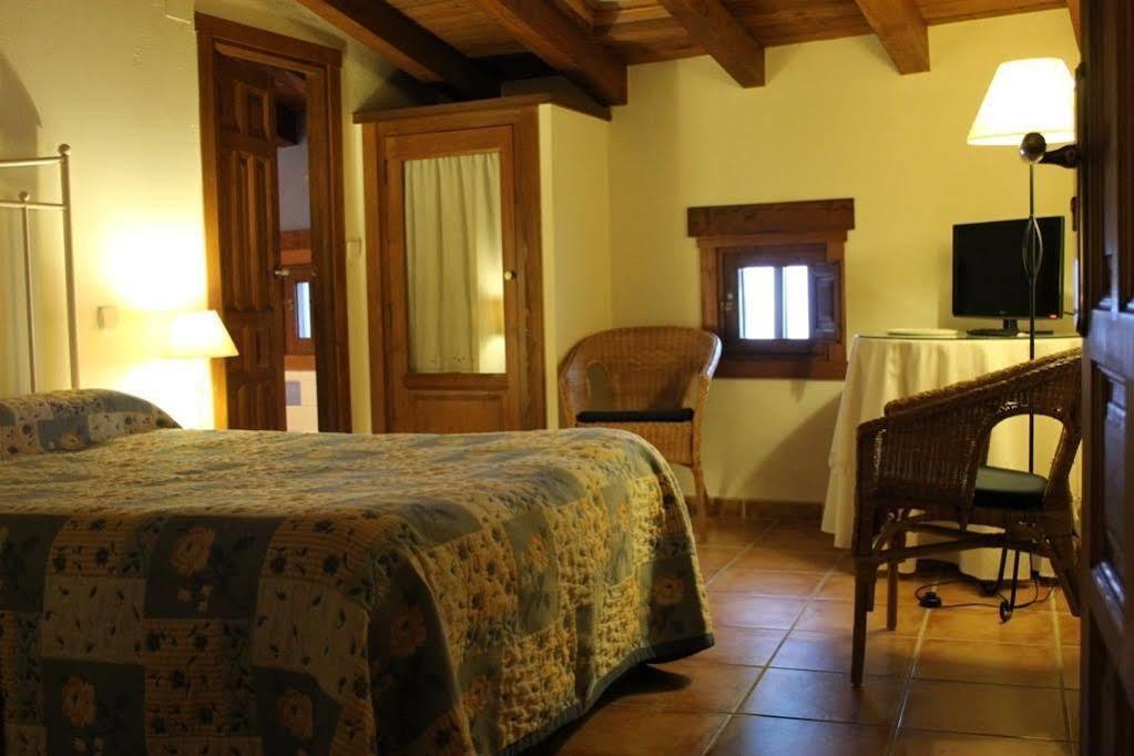 Hostal Rural Luna Y Hostal Rural Lunaposada Candeleda Extérieur photo